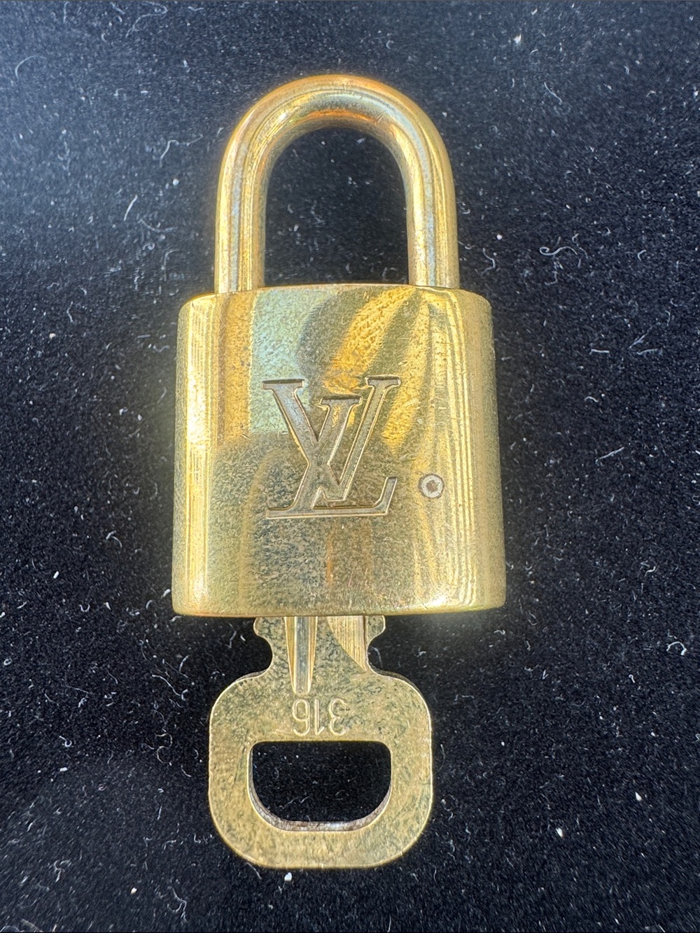 Louis Vuitton lock and key 316 Padlock Key 316  - Gold Finish